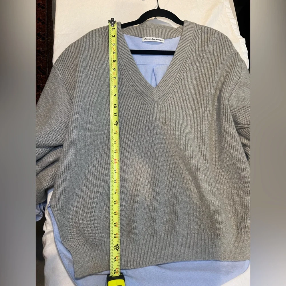Alexander Wang Light Gray V-Neck Sweater - Picture 5 of 7
